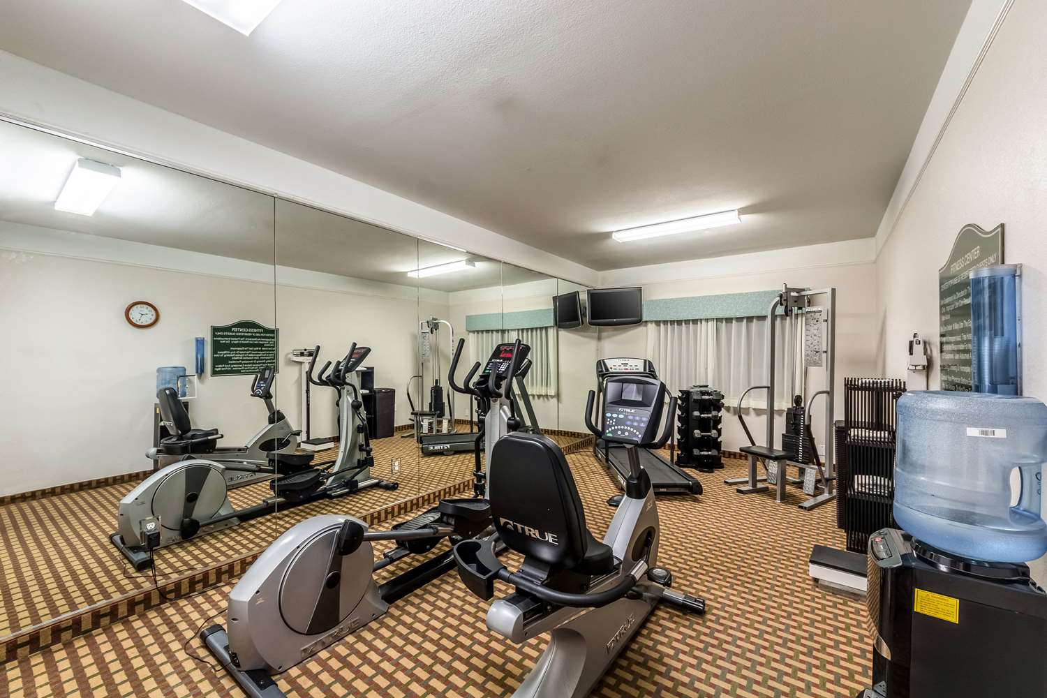 Quality Inn & Suites Seaworld North 24/42
