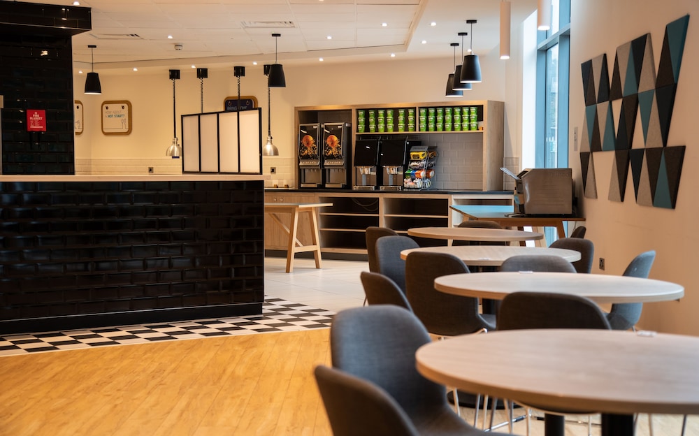 Holiday Inn Express London Stansted Airport 22/33