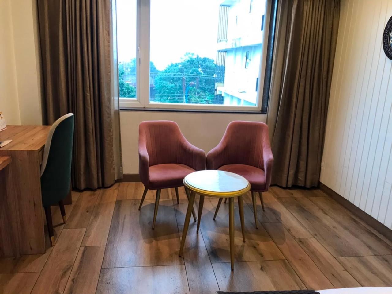 Sapphire Sky Hotel 40/50