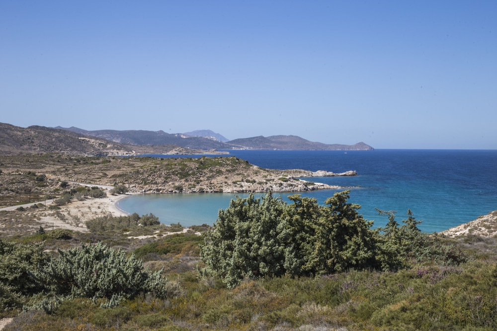 Milos Achivadolimni Hotel Bungalows And Camping Caravan Park 43/50