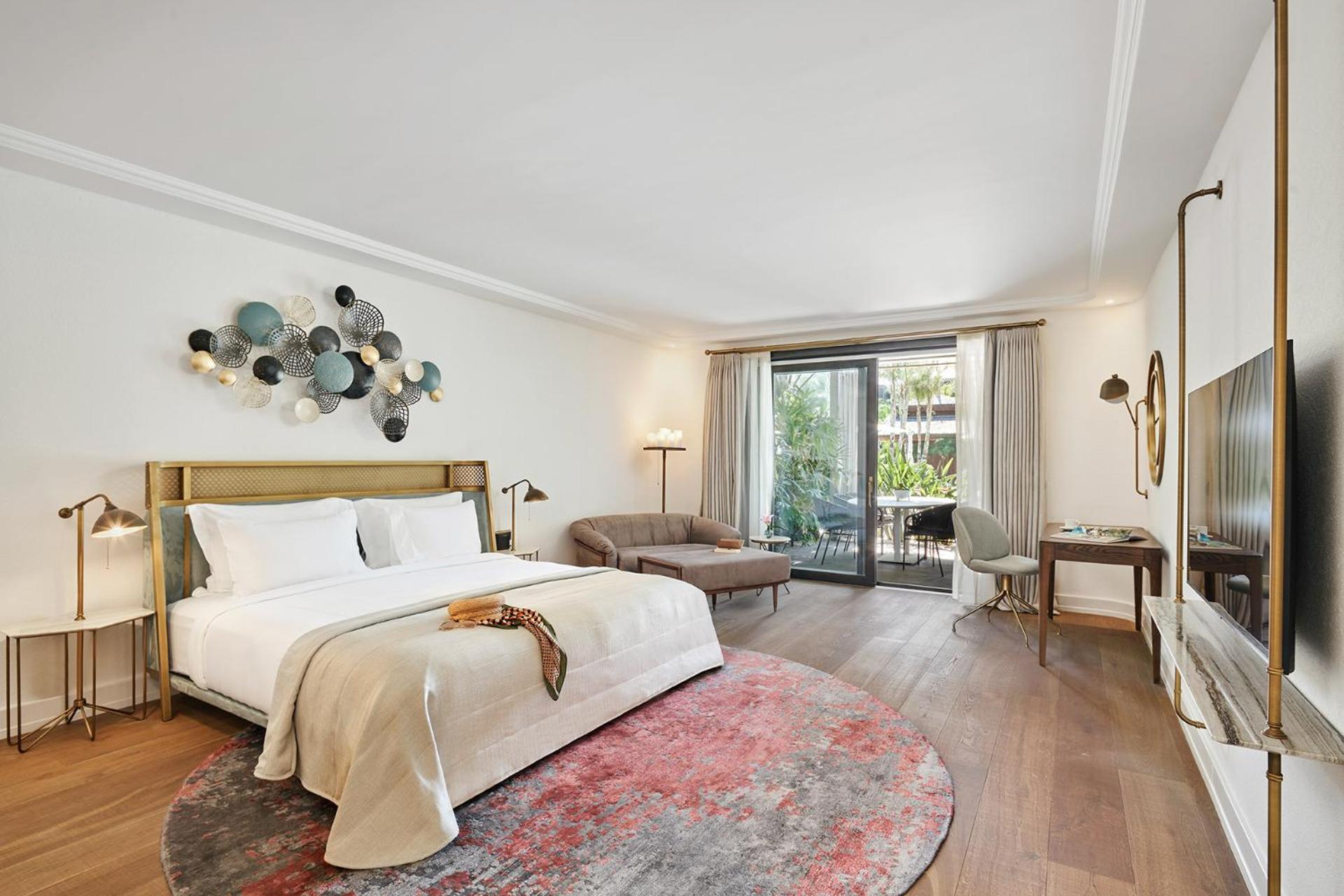 2 Bedrooms, Garden, Residence