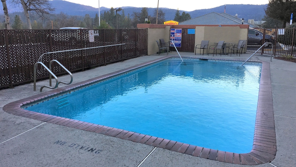 Yosemite Sierra Inn 40/52