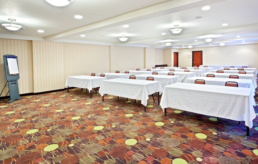 Holiday Inn Express Portland South - Lake Oswego 65/79