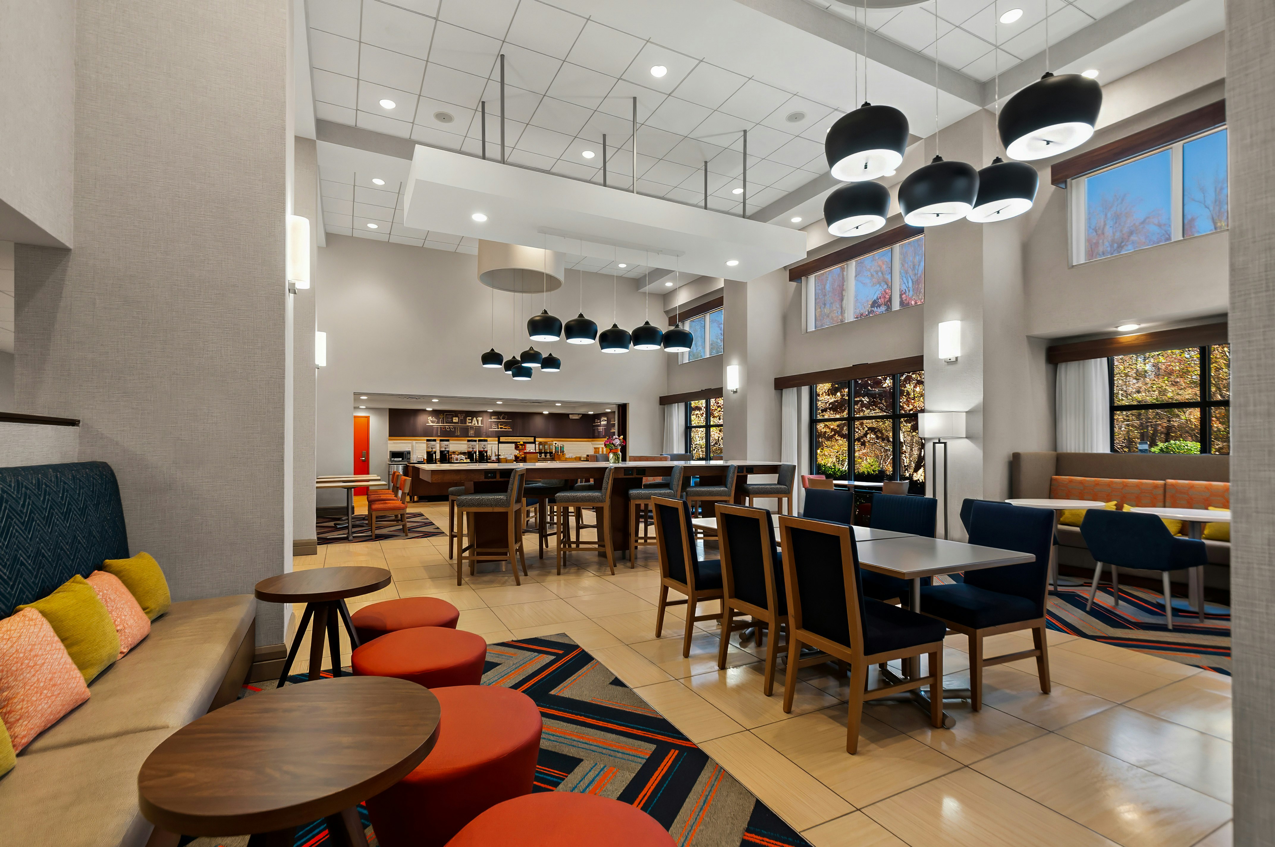 Hampton Inn & Suites Fort Belvoir Alexandria South 4/4