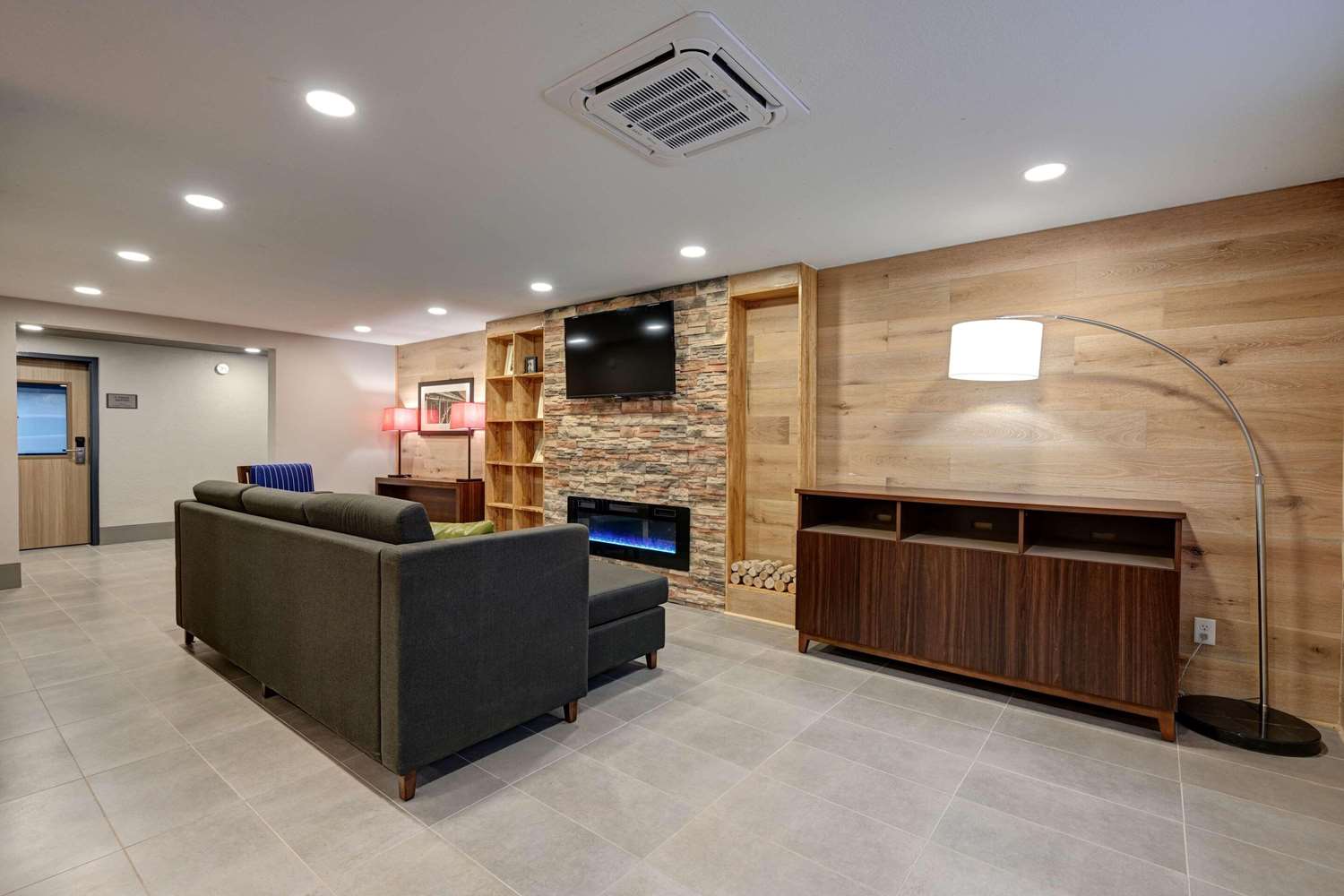Country Inn & Suites by Radisson, Pierre SD 2/7