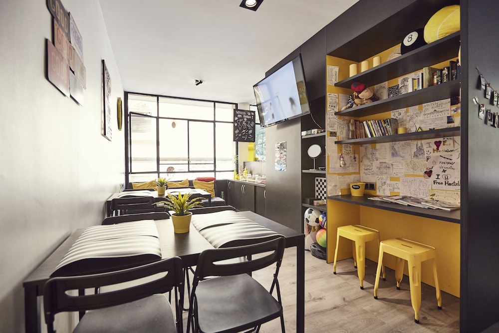 Free Hostels Barcelona 59/71