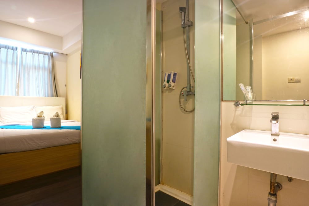 Kimono Hotel 19/21