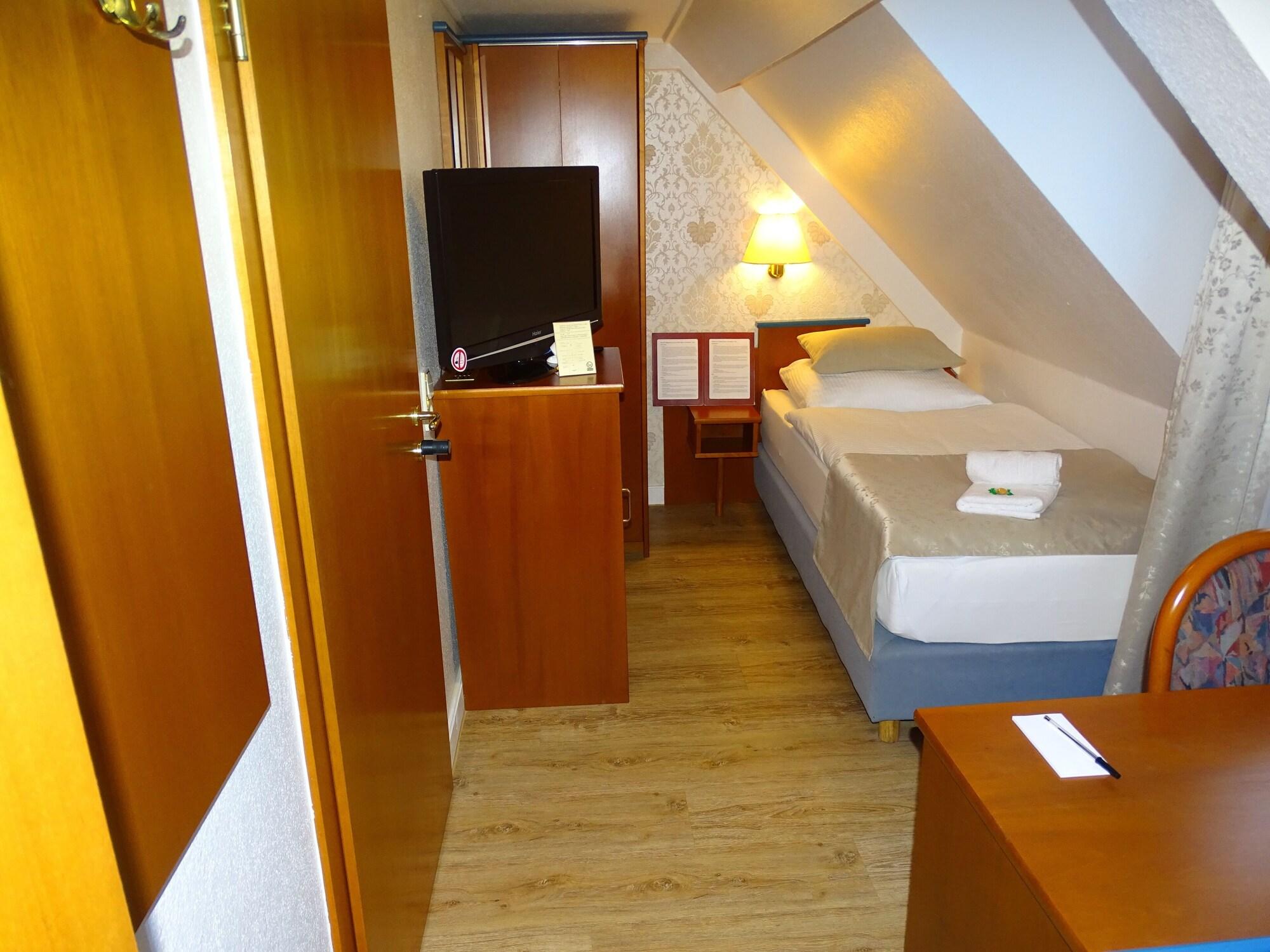 Hotel Kolossos Dusseldorf Neuss 34/41