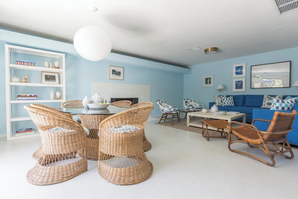 Holiday House 29/49
