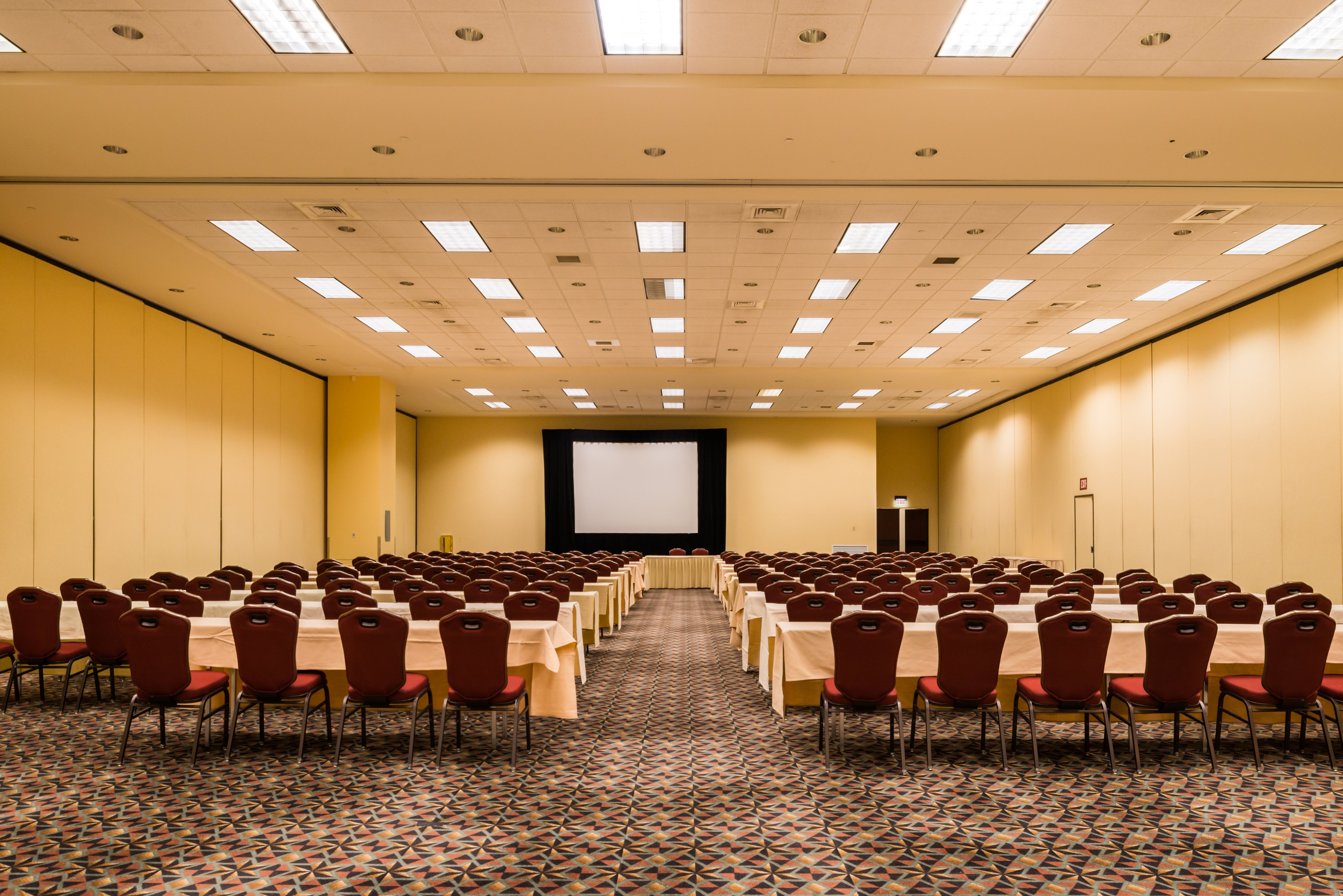 Crowne Plaza Springfield Convention CTR 63/77