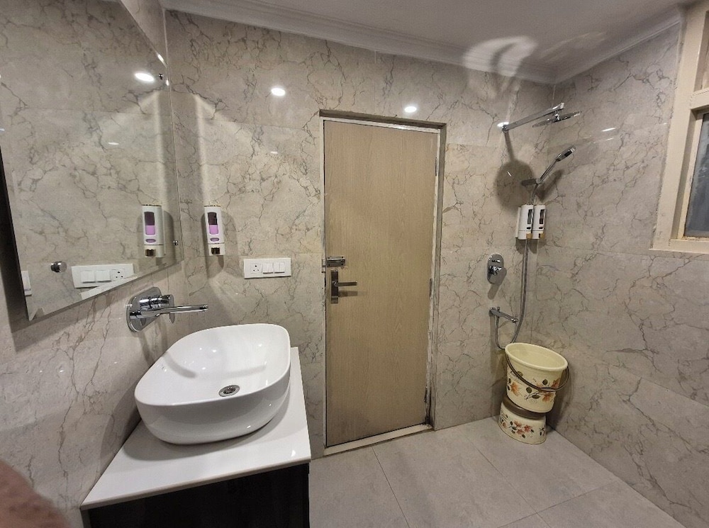 Hotel Vishal Residency(Mahipalpur) 64/64
