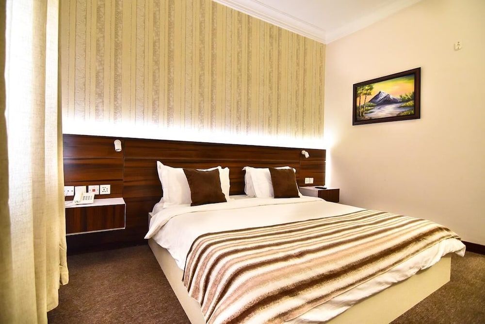 EXECUTIVE, DOUBLE BED