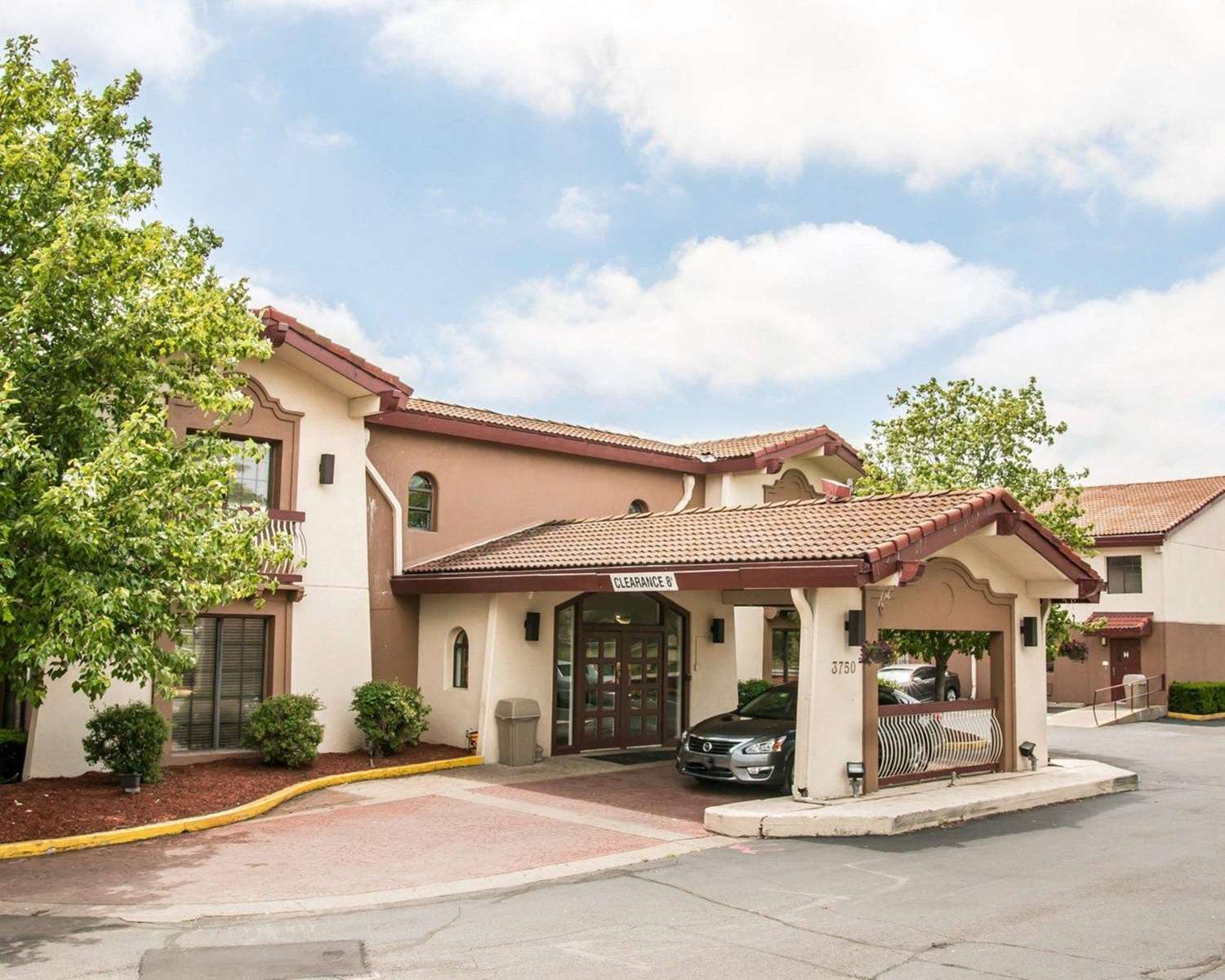 Econo Lodge Kalamazoo MI 2/5