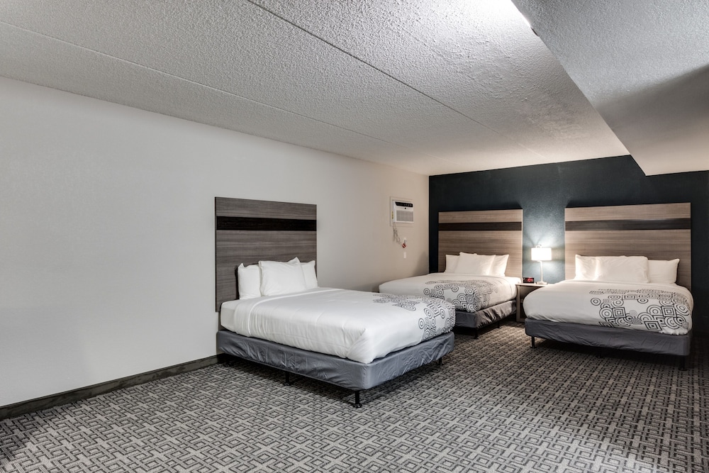 Days Inn & Suites by Wyndham Spokane 6/23