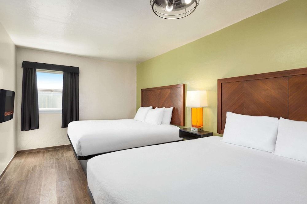 Baymont by Wyndham Fort Bragg 25/46