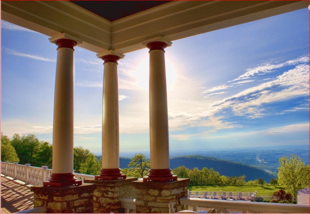 The Historic Summit Inn 49/53