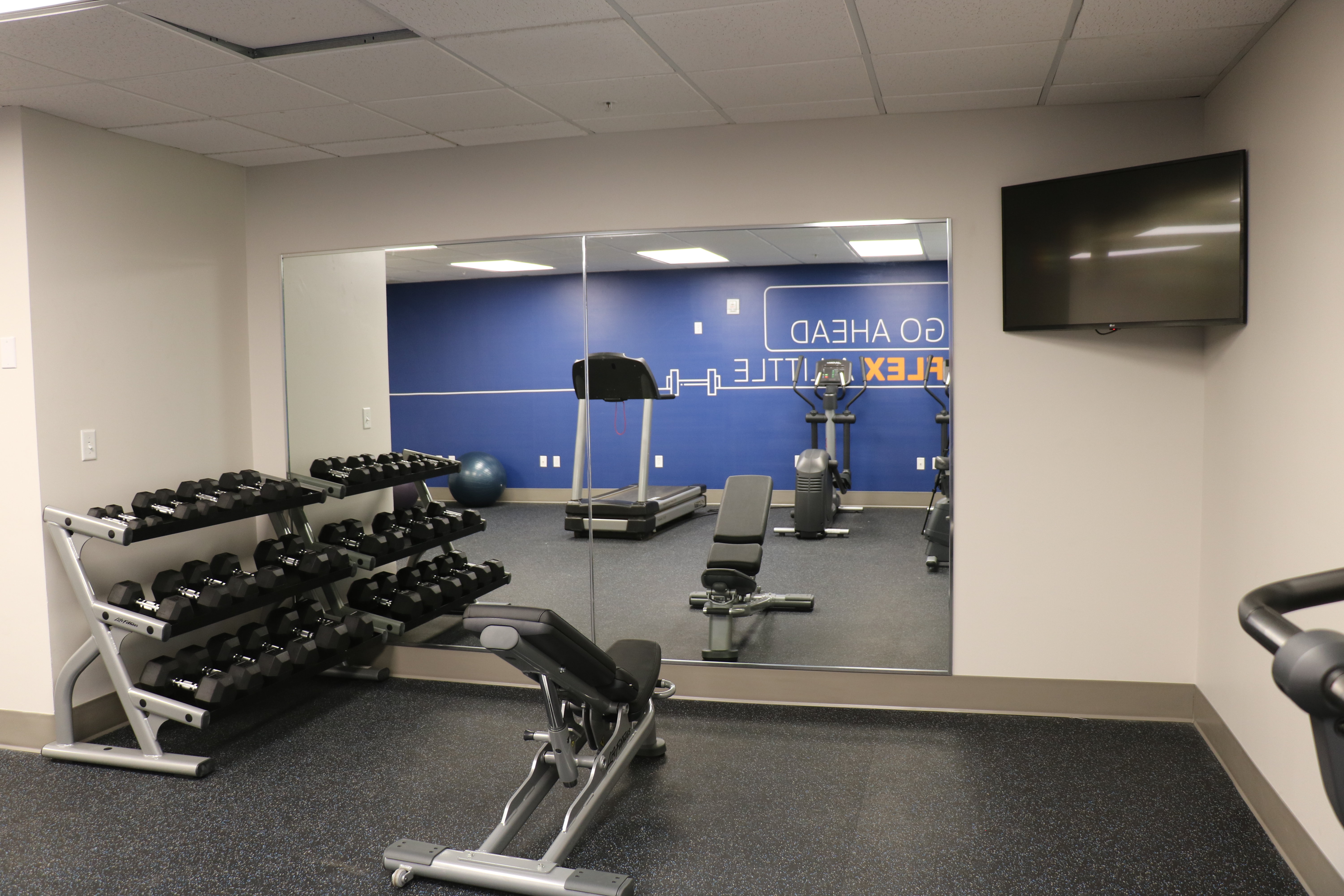 Holiday Inn Express & Suites Marquette, an IHG Hotel 29/50