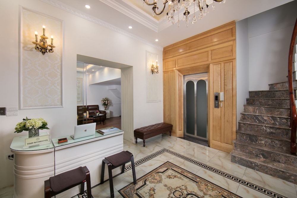 Trang Trang Premium Hotel 4/70