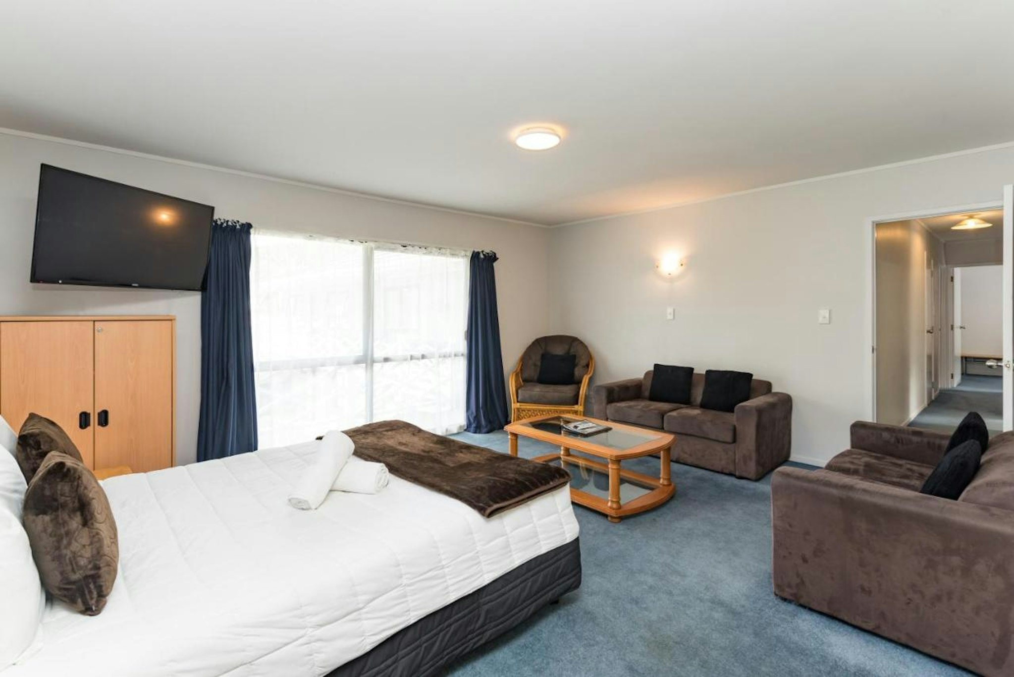 Dolphin Motel 15/39