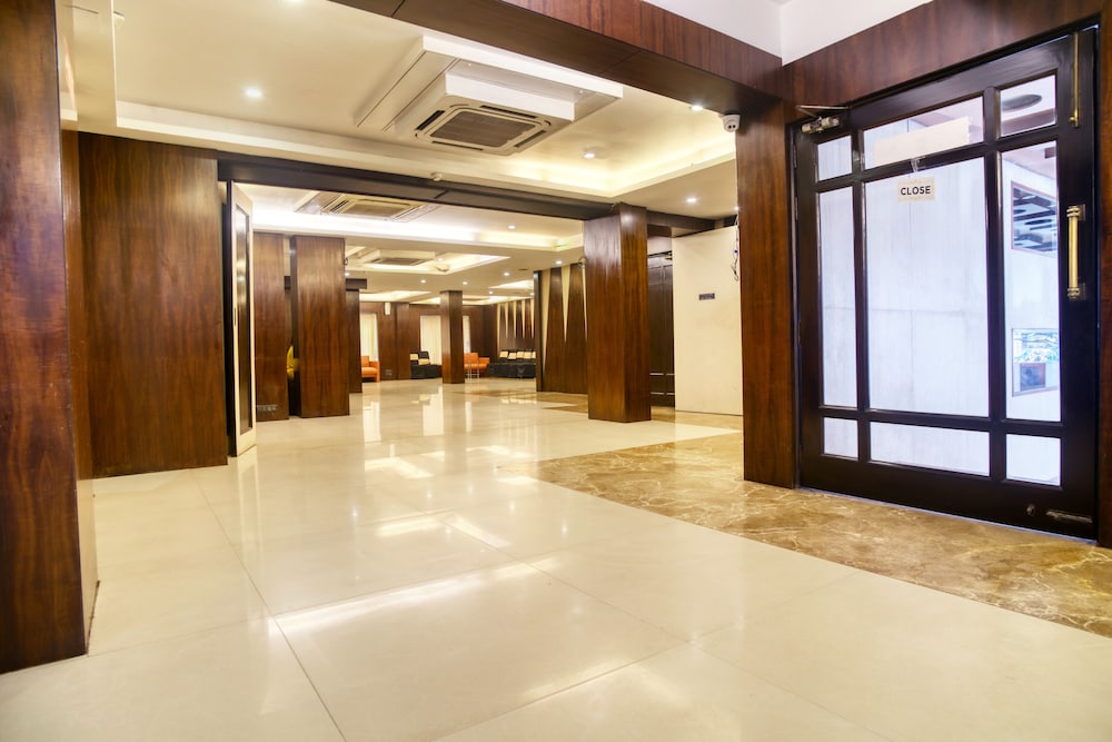 ROLAND HOTEL 8/55