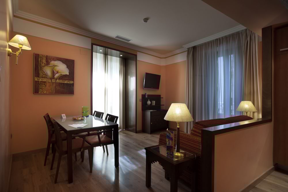 Suites Gran Via 44 Hotel 44/51