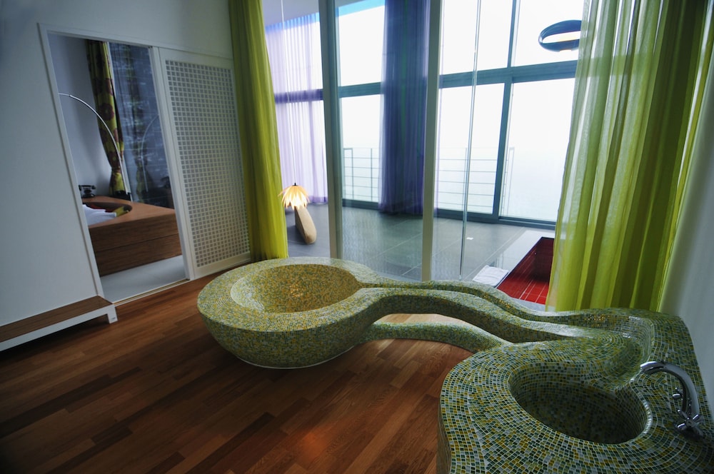 Haslla Art World Museum Hotel 50/64