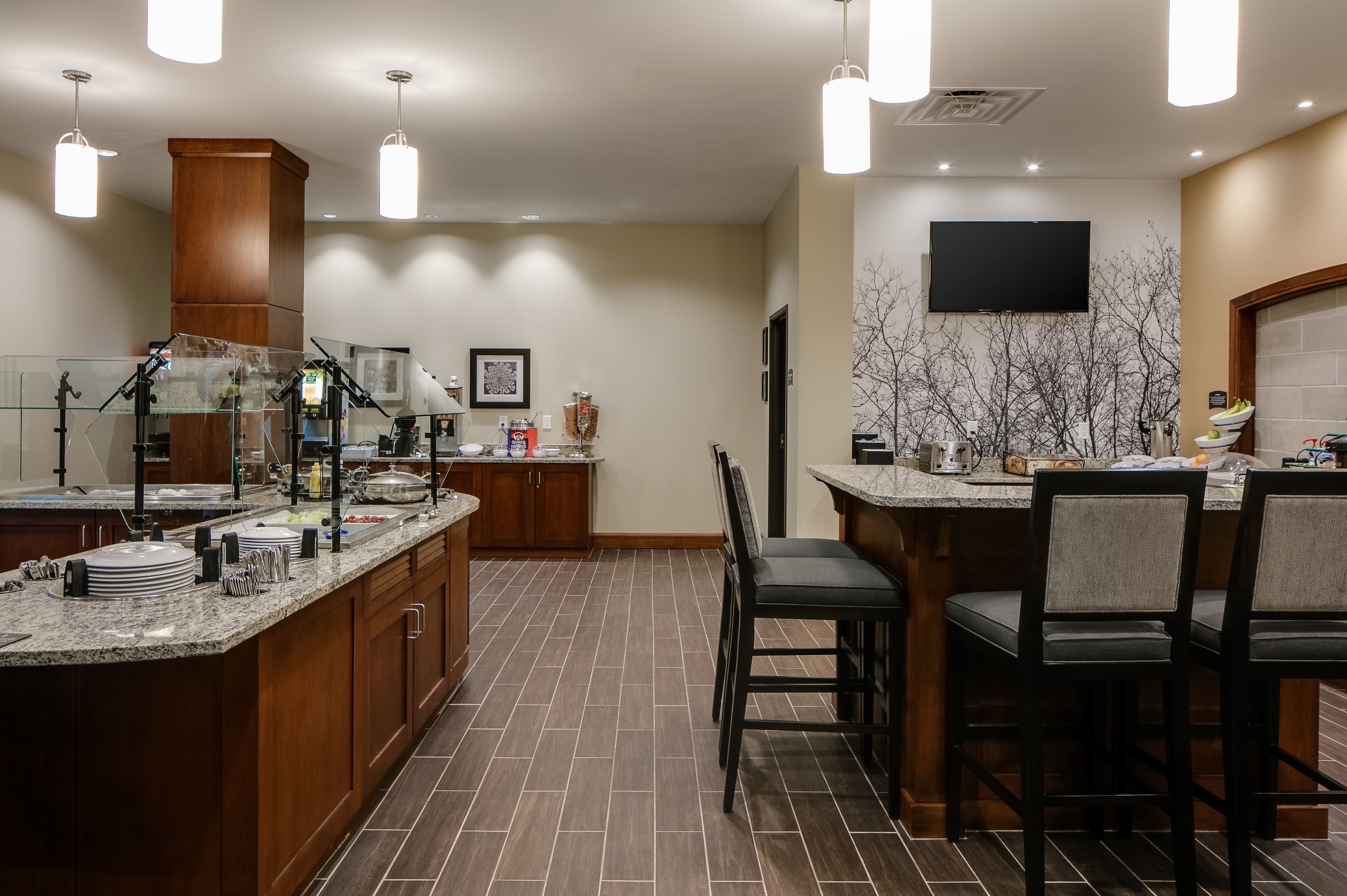 STAYBRIDGE SUITES DES MOINES DOWNTOWN 50/57