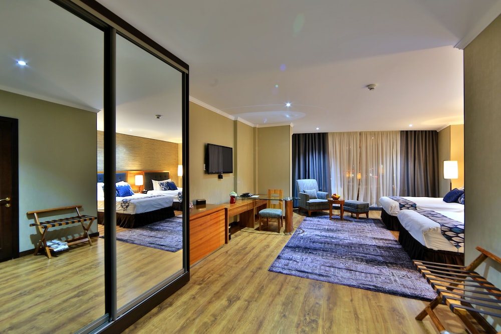Damas International Hotel 16/48
