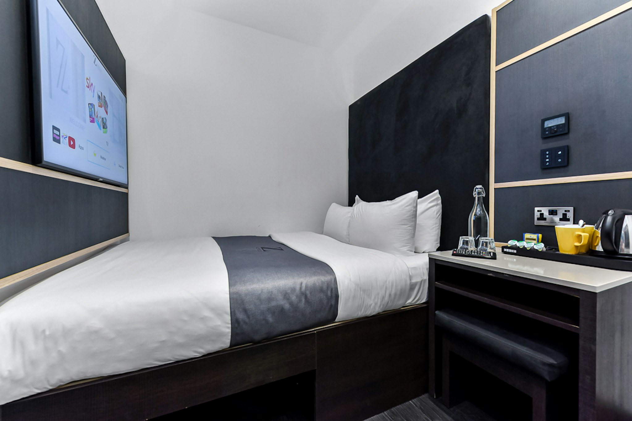 The Z Hotel Trafalgar 6/23
