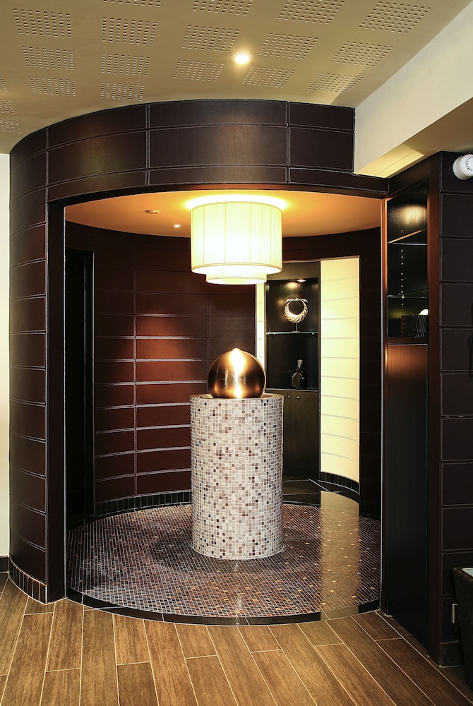 SOFITEL PARIS LE FAUBOURG 9/75