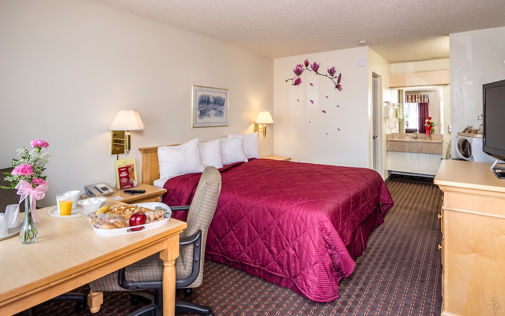 Hollister Inn 10/28