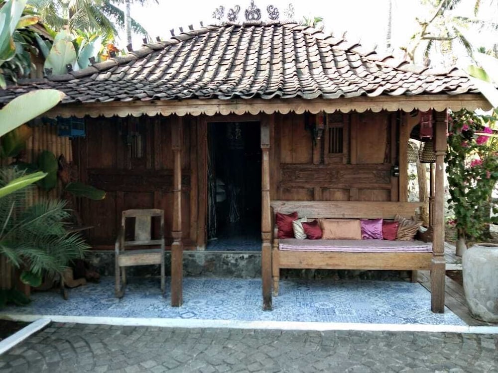 The Ermajas Pavilion 5/46