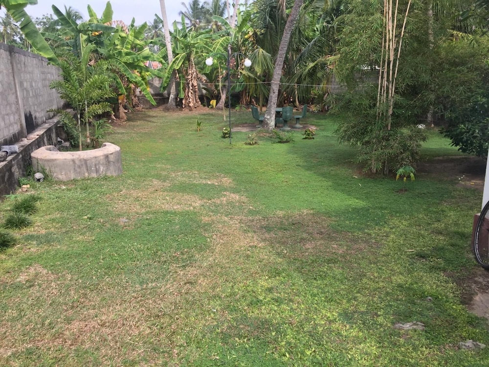 Jury's Bungalow 14/18