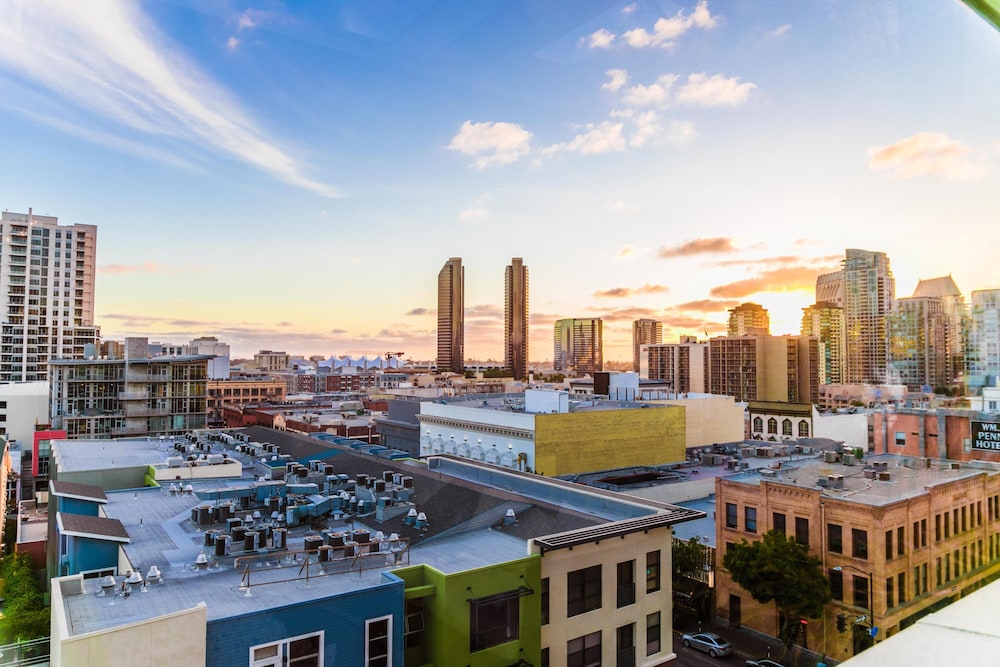 Andaz San Diego 76/79