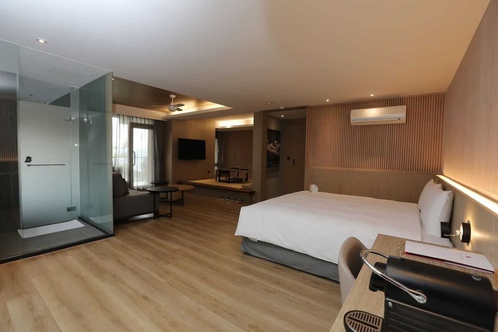 Hotelday Plus Sun Moon Lake 12/18