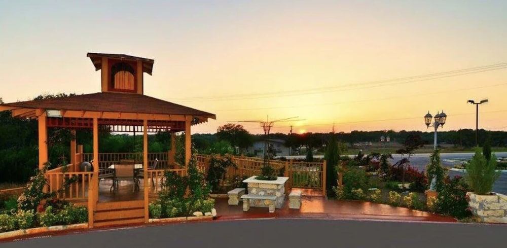 Blanco River Hotel Ex Blanco Luxury Inn Suites 7/59