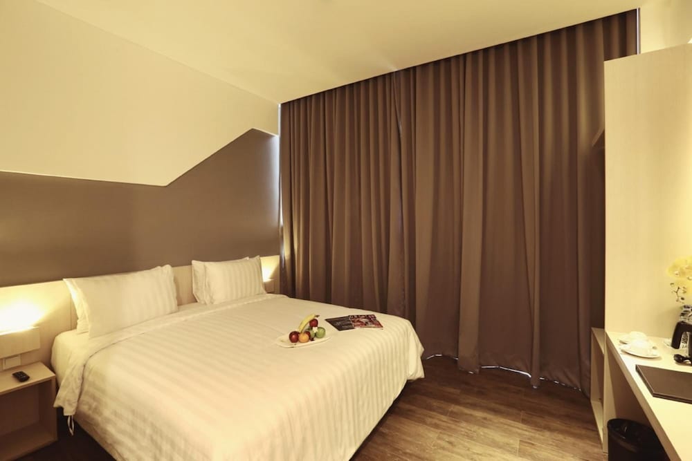 Ozone Hotel Pantai Indah Kapuk 12/25
