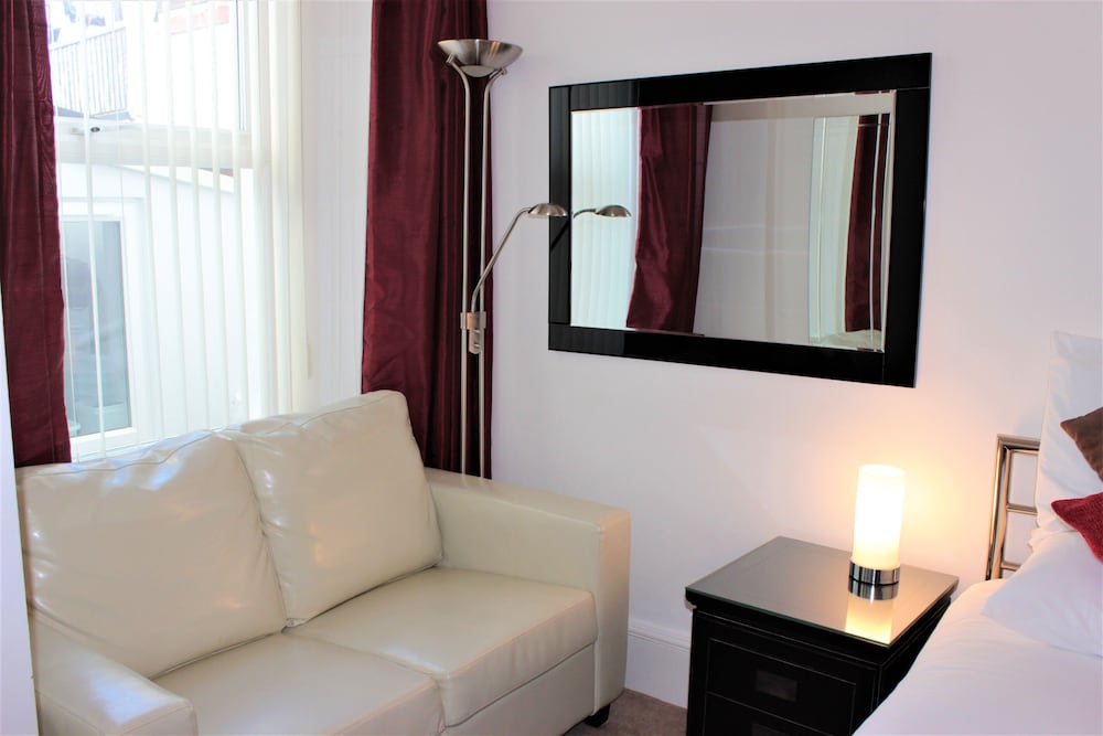 The P&M Paignton Residence 12/50