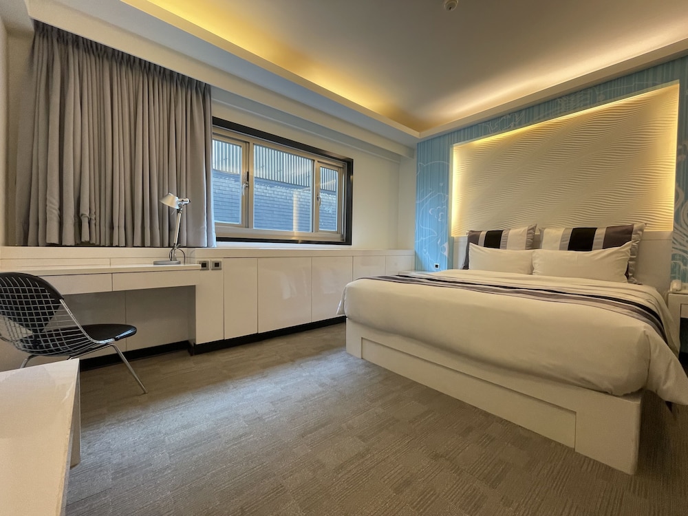 Economy, Double Bed, No Window