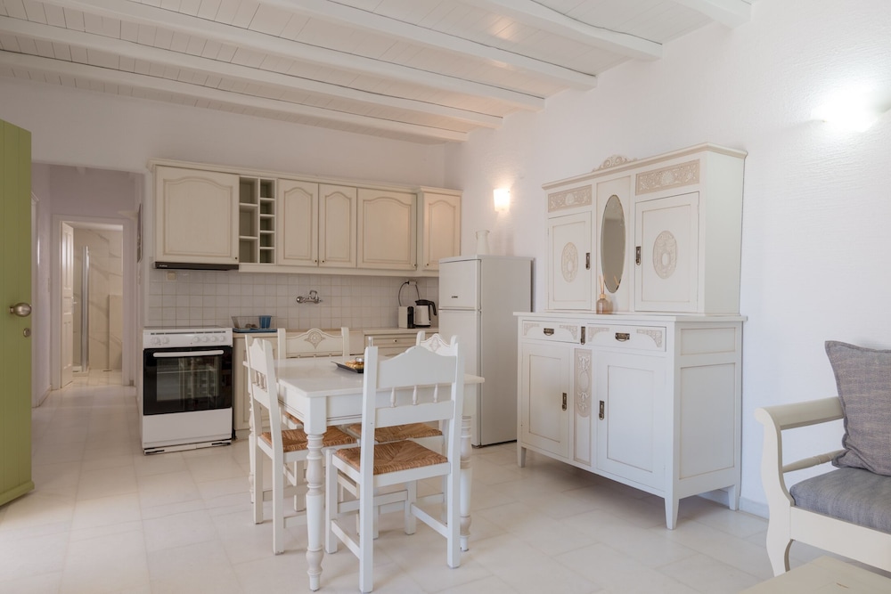 Anthos Apartments 24/50