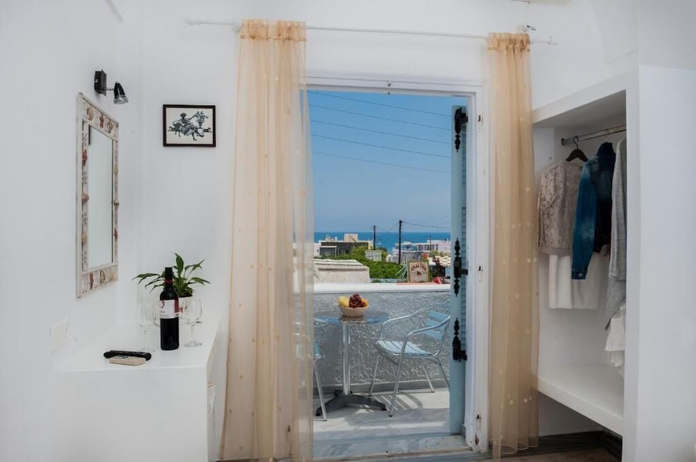Join Us Low Cost Rooms 4/34