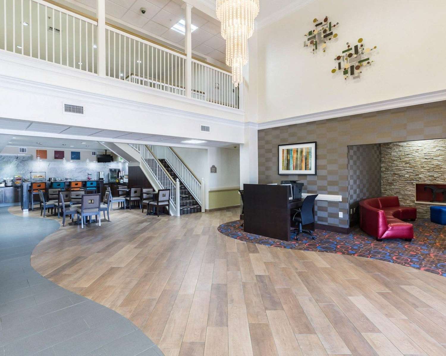 Econo Lodge Inn and Suites East Houston I-10 5/33