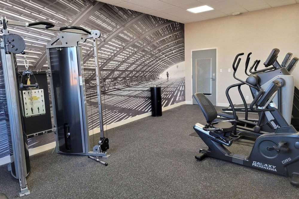 Hawthorn Suites by Wyndham Wichita Airport 20/44