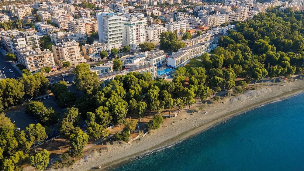 Park Beach Hotel 44/50