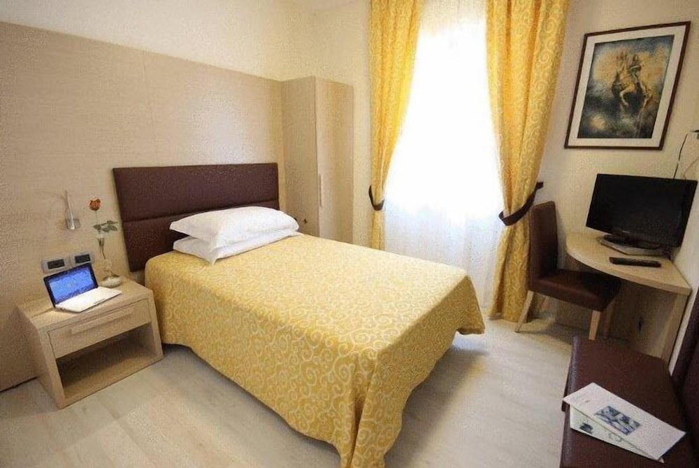 غرفة اقتصادية بسرير مزدوج