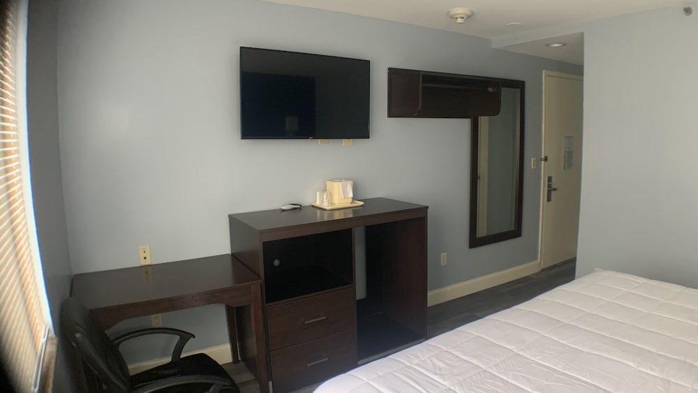 East New York Inn 11/16