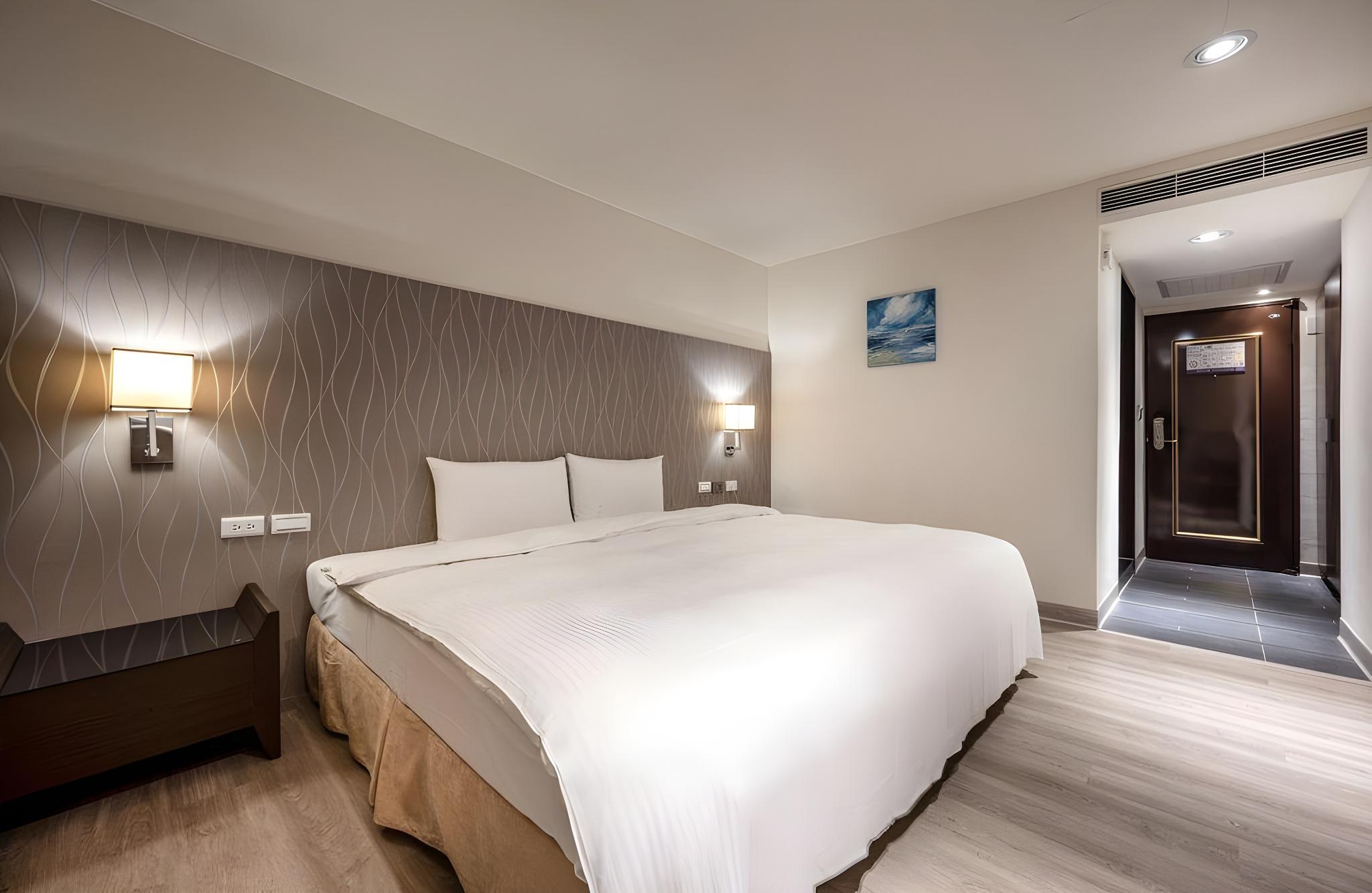 Classic, Double Bed, No Window