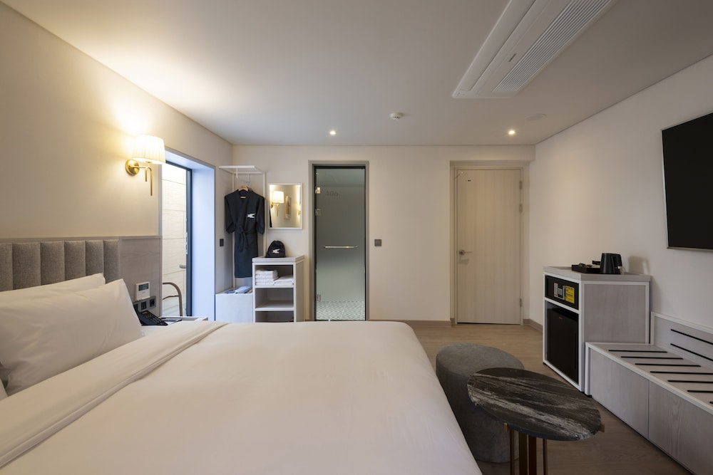 Yeonsan Hound Hotel 16/50