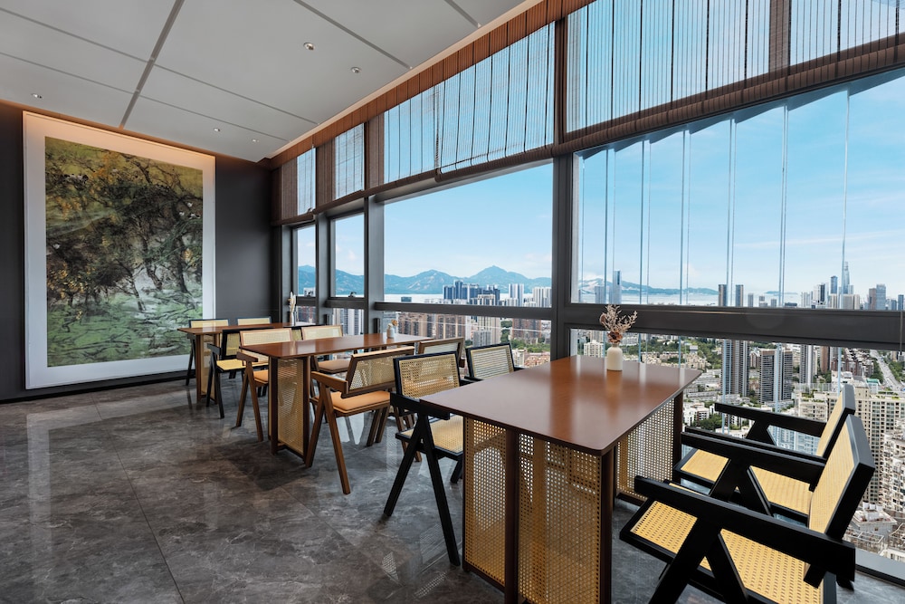 UrCove by Hyatt Shenzhen Bay Nanyou 36/50