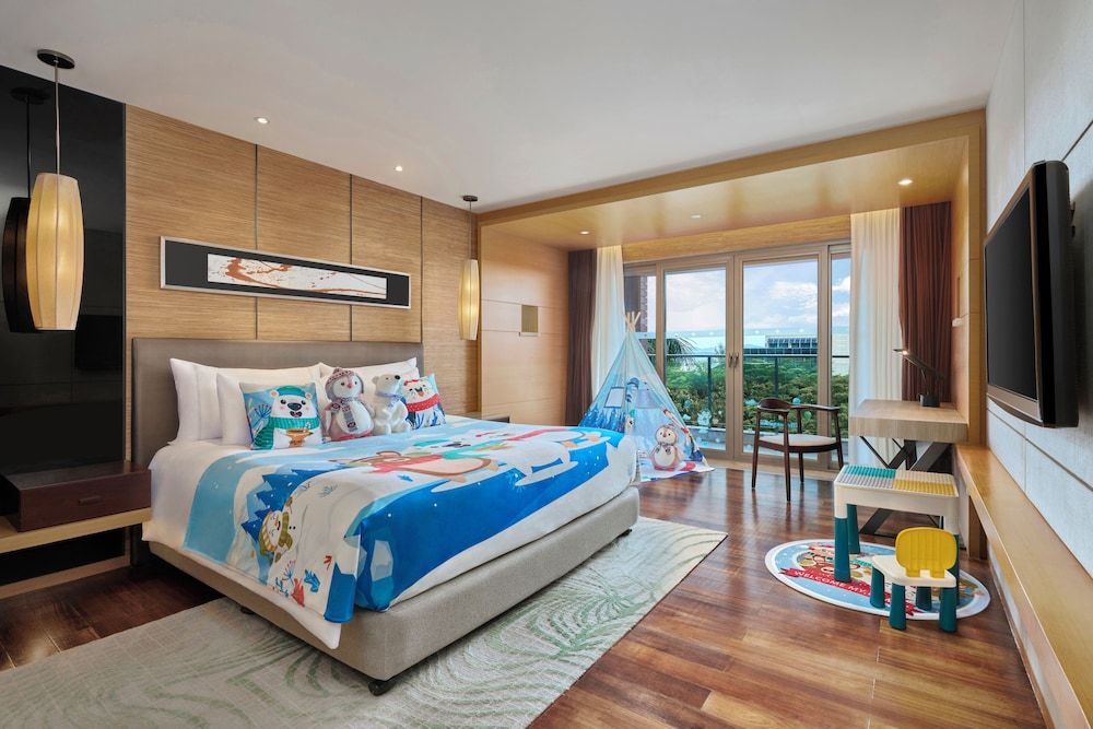 Theme, Family, King Bed